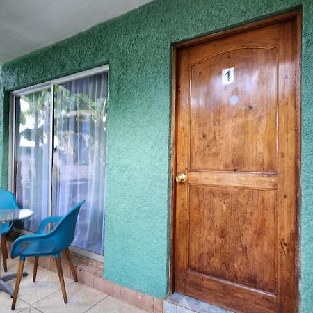 Cabanas Manuto Hanga Roa Exteriör bild